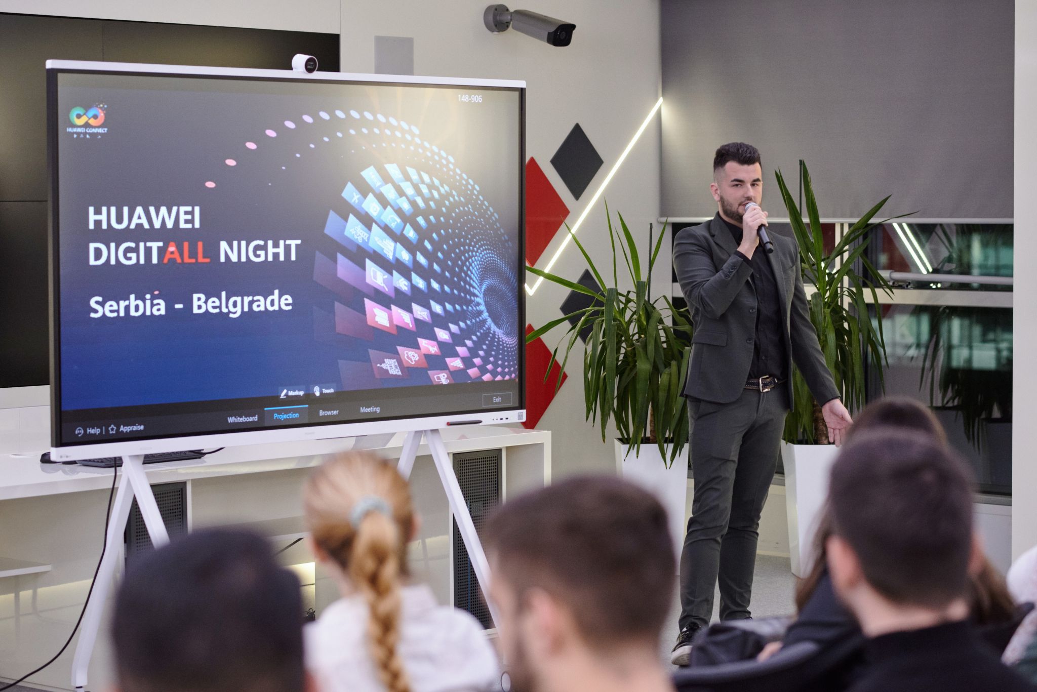 Training session connecting students with Huawei tools